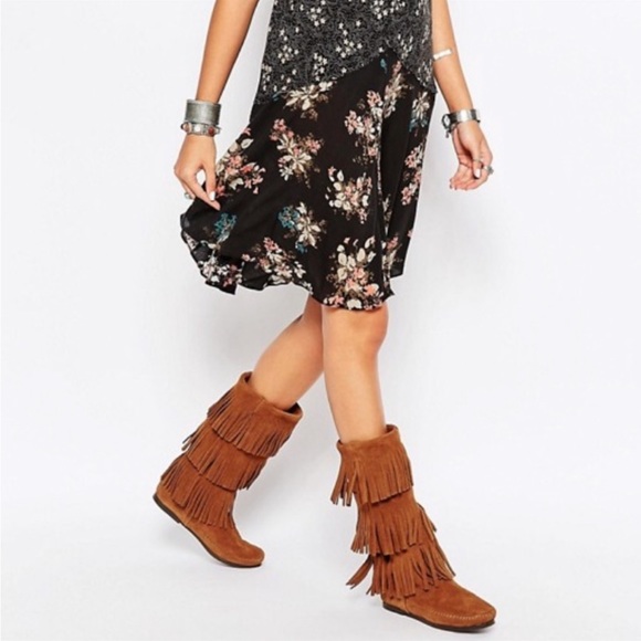 Minnetonka Shoes - MINNETONKA 3 Layer Fringe Boots 1632 Womens Sz 8 Brown Suede Boho Chic Hippie